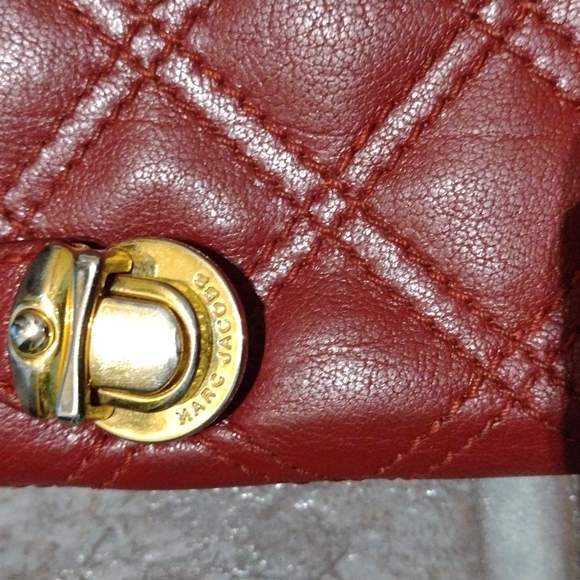 Marc Jacob red burgundy quilting pattern wallet - Picture 3 of 8